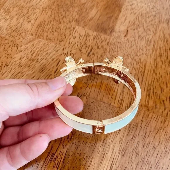 Gold Tone White Enamel Bee Bangle Bracelet Crystal Rhinestone Insect Statement - Picture 10 of 12